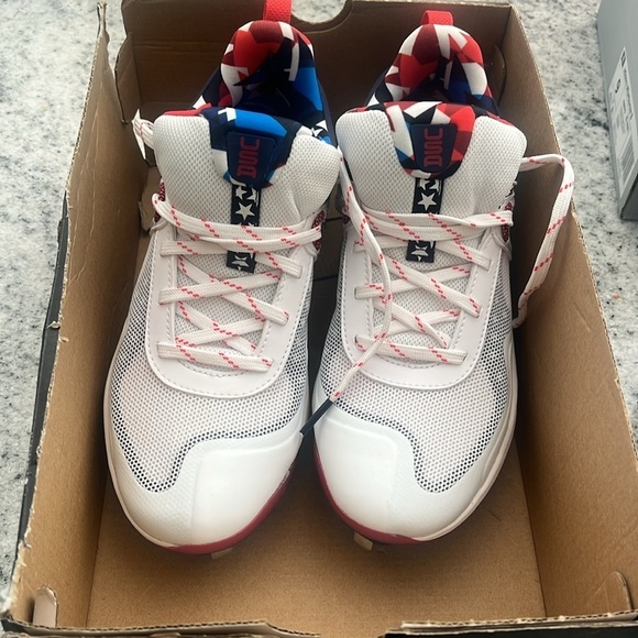 NEW Under Armour Women's Glyde USA Metal Fastpitch Softball Cleats size 7 - Picture 5 of 7